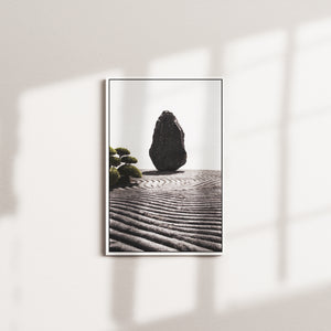 onyx circle — white frame