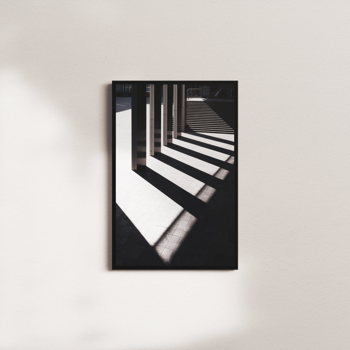 pearl vesper — black frame